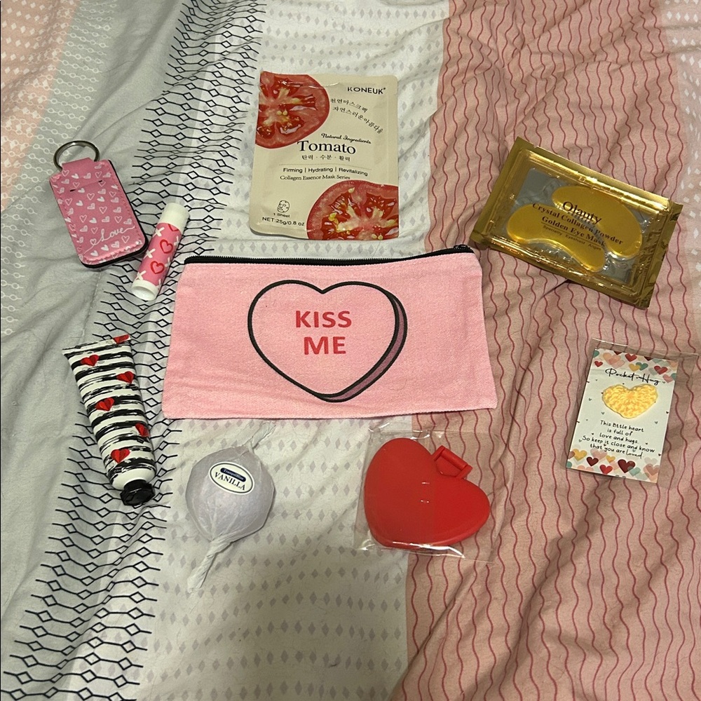 Valentine’s Beauty Bundles (Choose 1) 9 pieces - Picture 13 of 17